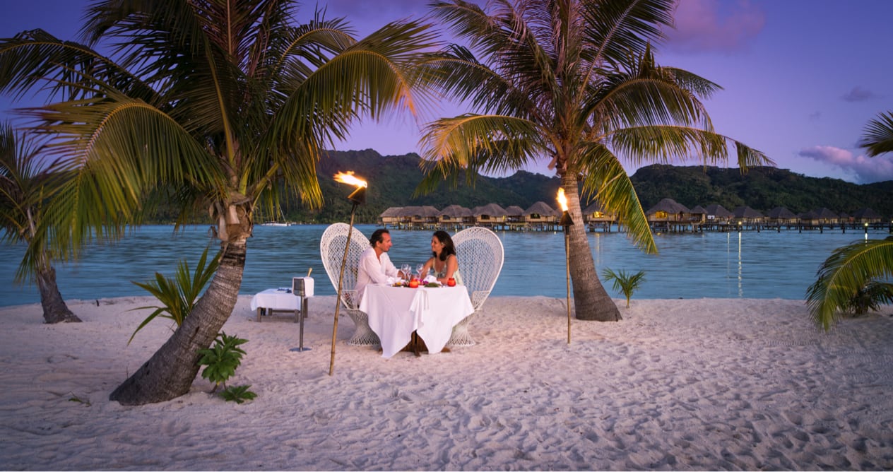 Read more about the article Top 3 Romantic South Pacific Visions! (For Your Honey!)